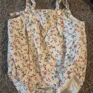 Tutto Piccolo Floral Baby Romper - Cream with Pink & Green Blossoms